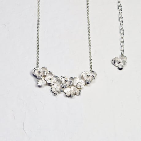 "pansy necklace" wh