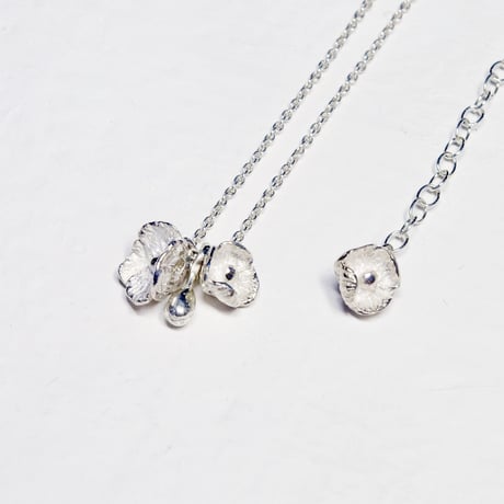 "poppy necklace" wh/sv