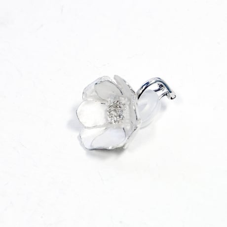 "silver moon earring" 10分咲き
