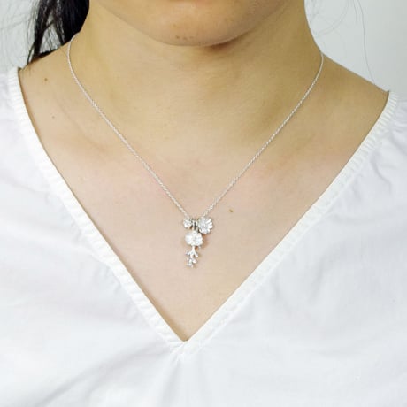 "bouquet necklace" wh/sv silverdallar+melampo