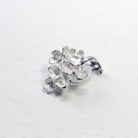 "hydrangia earring" wh large