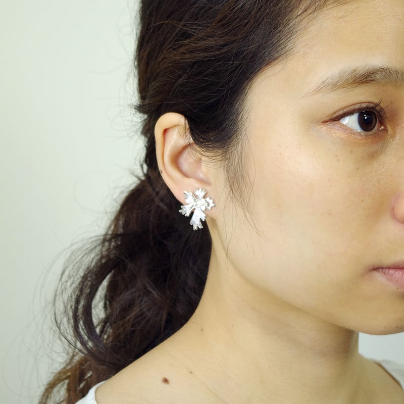 fillyjonk コスモスのピアス fillyjonk コスモスのピアス flaccida pierce