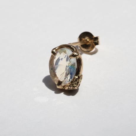 moss pierce レインボームーンストーン
