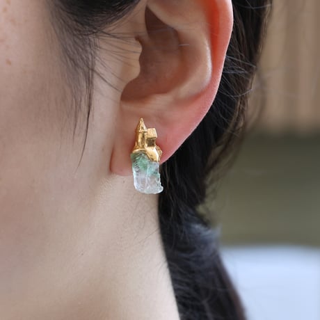 "roca earring gold"  コロンビアフローライト