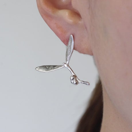"SEED" ヤドリギ ピアス