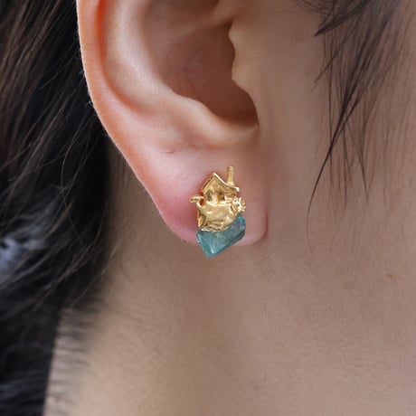 "roca earring gold" アパタイト