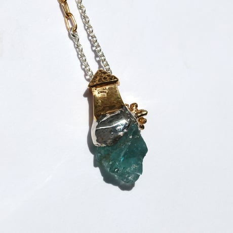 "roca necklace gold" アパタイト