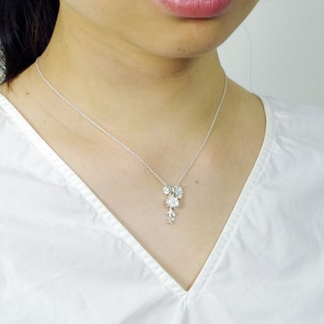 "bouquet necklace" wh/sv silverdallar+melampo