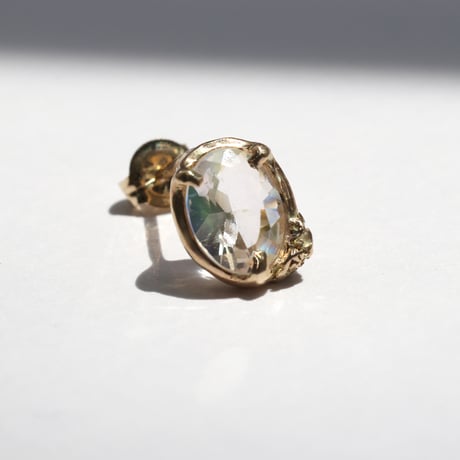 moss pierce レインボームーンストーン