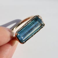 moss ring カイヤナイト