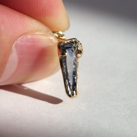 moss pierce  サファイア原石