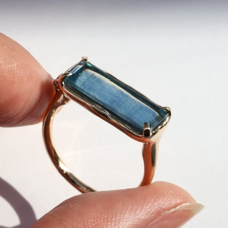 moss ring カイヤナイト