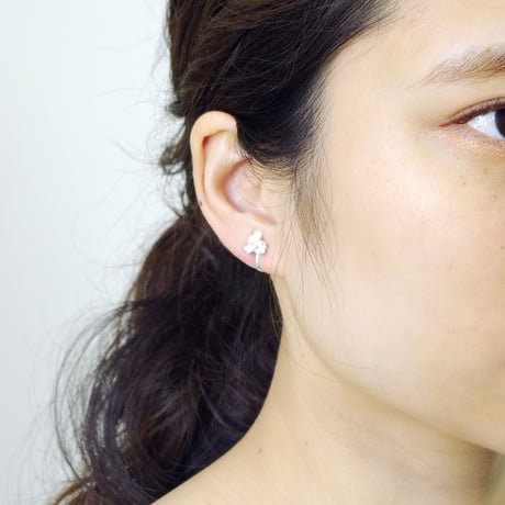 "hydrangia earring" wh small