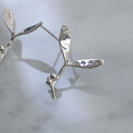"SEED" ヤドリギ ピアス