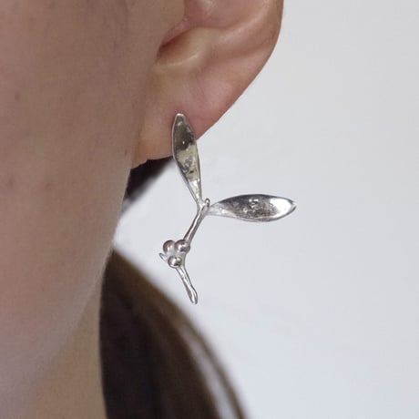 "SEED" ヤドリギ ピアス
