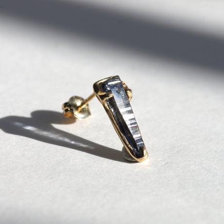 moss pierce  サファイア原石