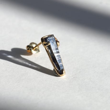 moss pierce  サファイア原石