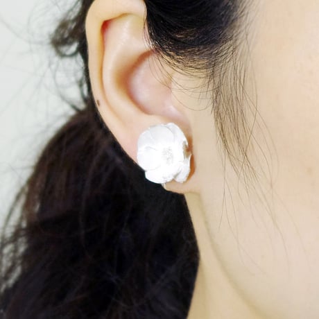 "silver moon earring" 10分咲き