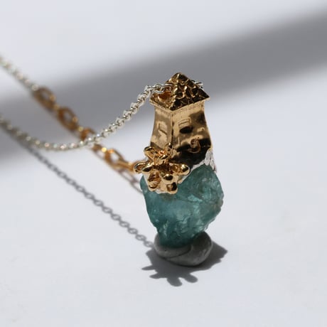 "roca necklace gold" アパタイト