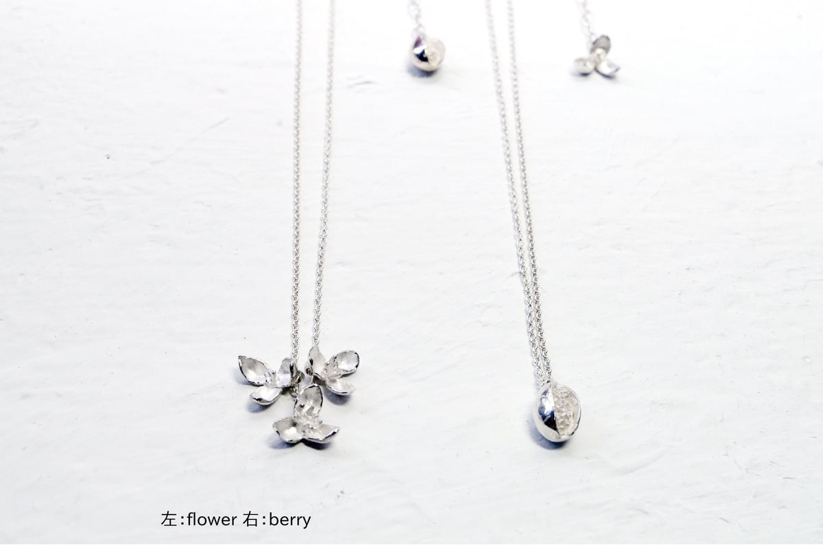 akebia necklace