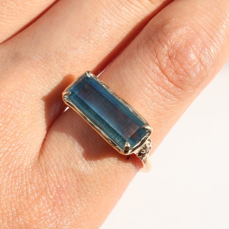moss ring カイヤナイト