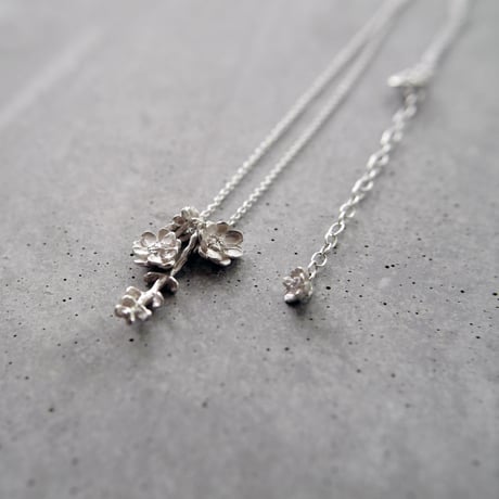 "bouquet necklace" wh/sv silverdallar+melampo