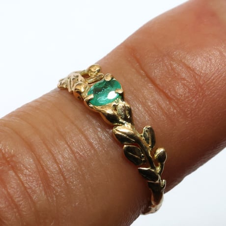 wreath ring エメラルド