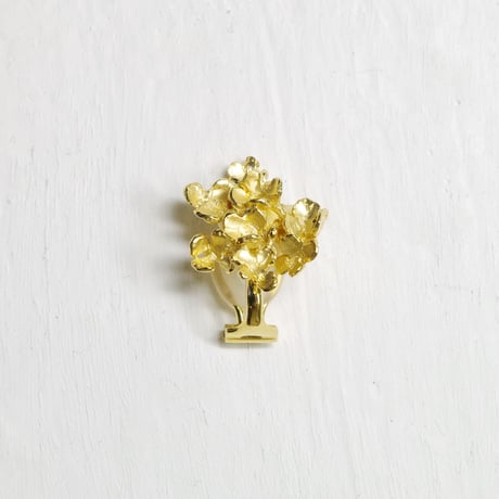 "hydrangia earring" gold large