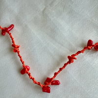 《受注制作》珊瑚のビーズを編み込んだタティングレース　ネックレス