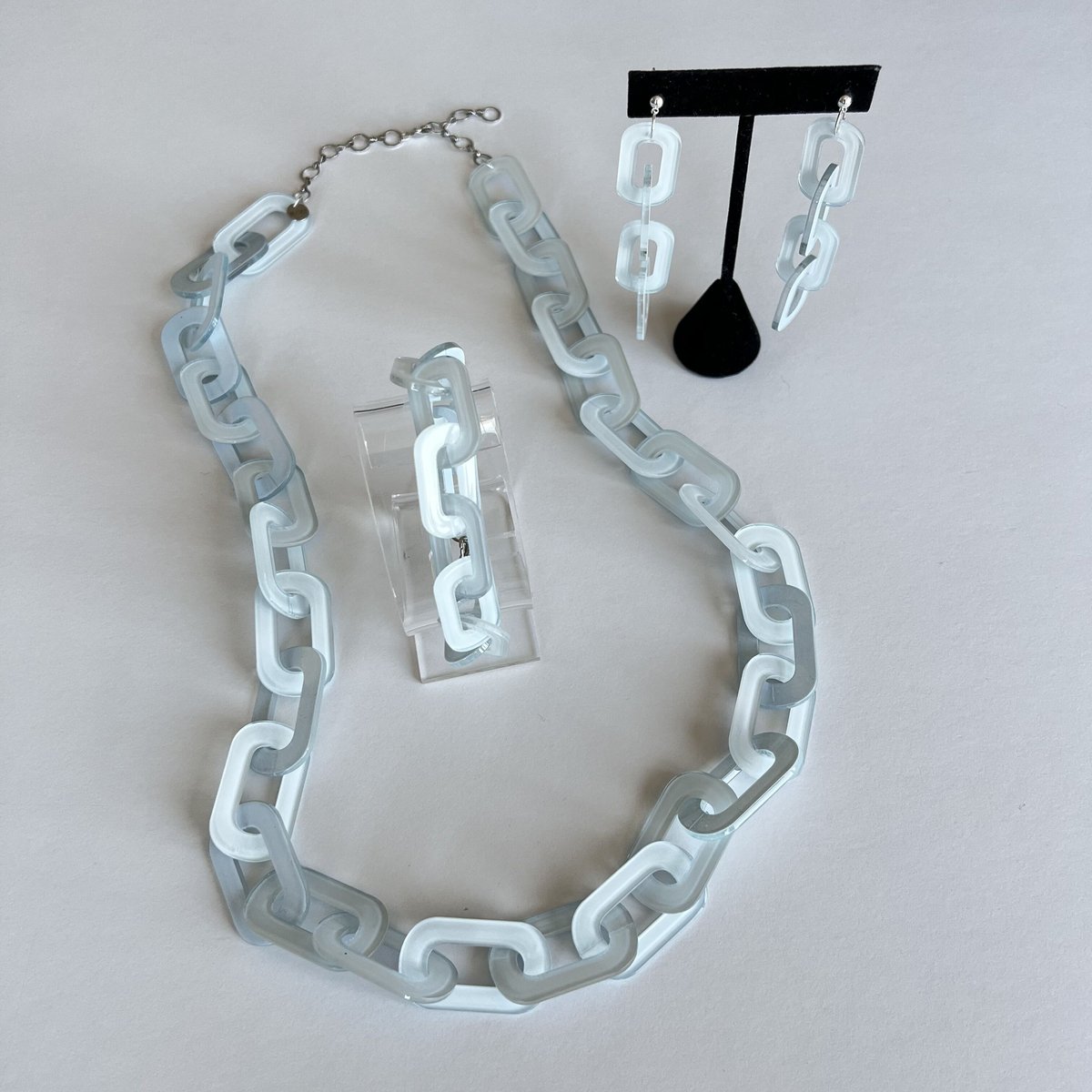 アクリルチェーン ロングネックレス+ブレスレット+ピアス 3点 アクリルチェーン ロングネックレス+ブレスレット+ピアス 3点