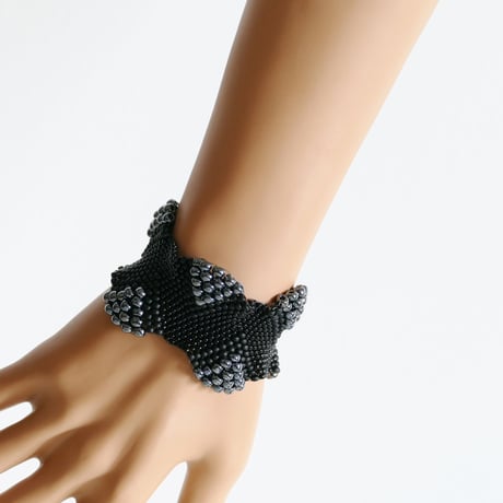 ビーズブレスレット - wavy black beads bracelet