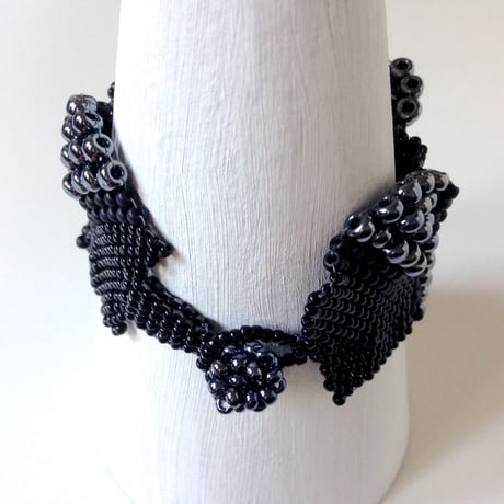 ビーズブレスレット - wavy black beads bracelet