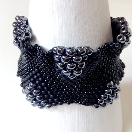 ビーズブレスレット - wavy black beads bracelet
