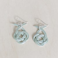 涼しさを呼ぶ水引　皮ひもピアス