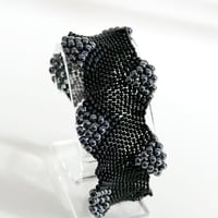 ビーズブレスレット - wavy black beads bracelet