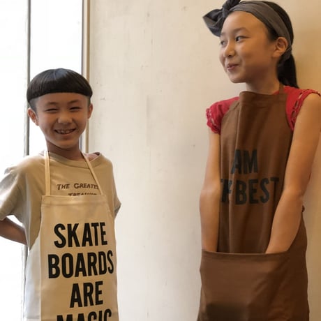 👦👧DRESSSEN KD15 KIDS APRON "SKATE BOADS ARE MAGIC"(キッズエプロンです)