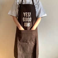 PRDB1 THE PROFESSIONAL APRON“ YES！GOOD JOB！(DARK BROWN  COLOR )※首の紐をお好きな位置で結んで固定できます🌟8月に再入荷します。