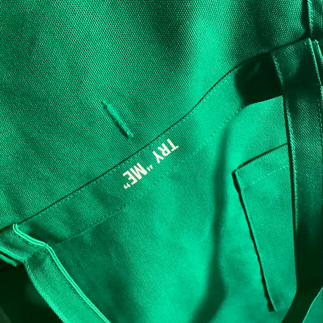 WPY4   DAY USE W POCKET  APRON   “STAY HUNGRY” BOTTLE GREEN COLOR