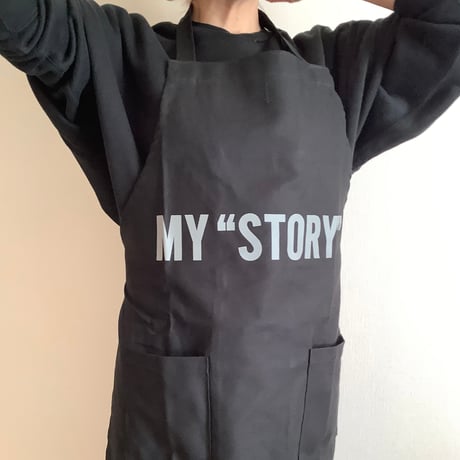 WPABLK5  DAY USE W POCKET  APRON   “MY“STORY”(BLACKCOLOR  )
