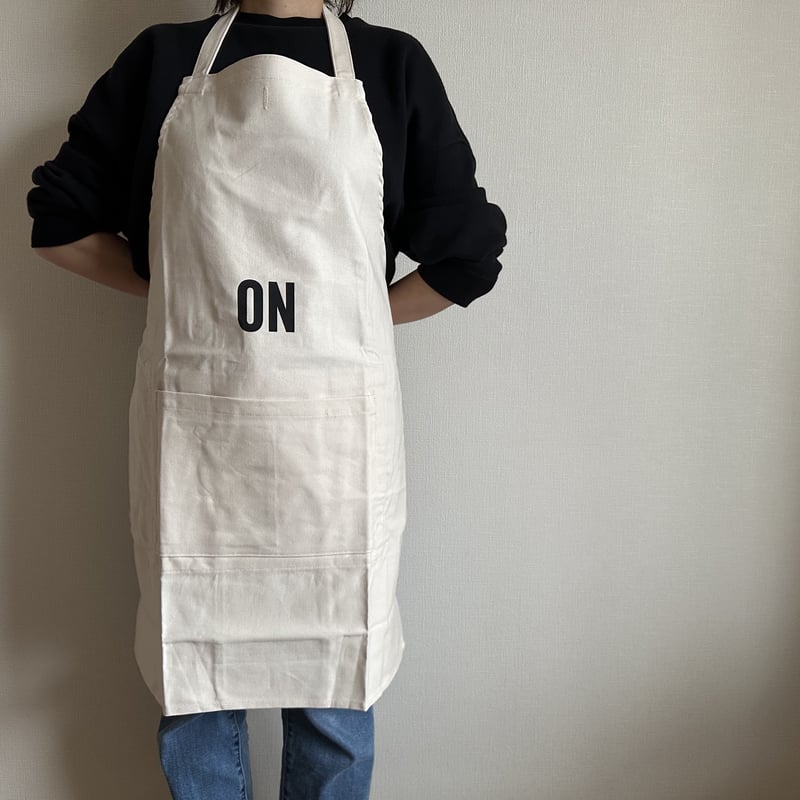 DRV10 REVERSIBLE APRON“ON/OFF(リバーシブルエプロン)※NAT