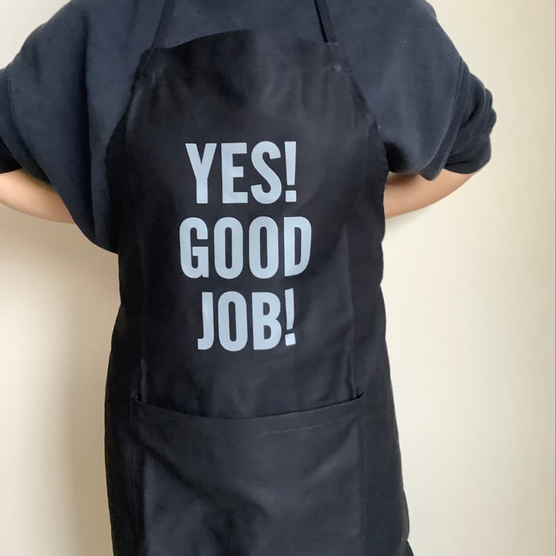ADULT APRON DR(BLK)2 ”YES！ GOOD JOB！“BLACK COLO