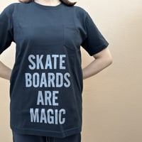 DSST77 DRES“SPECIAL”SSEN    ”SKATEBOADS ARE MAGIC“  T-SHIRTS (GREYロゴ)BLACK COLOR