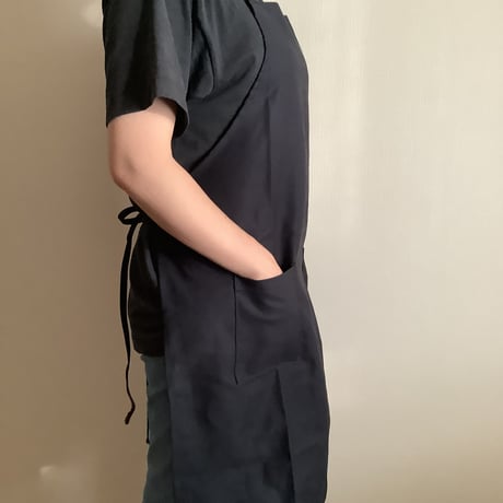 WPADN0  DAY USE W POCKET  APRON   ”NON  TITLE “ DARK NAVY  COLOR ”  ※こちらの商品は無地です　⭐️再入荷しました!
