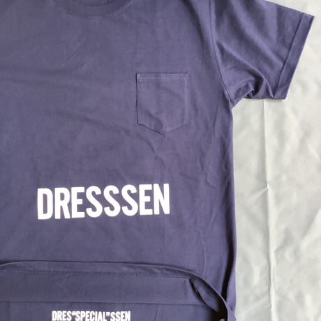 DRESSSEN  DSST77 DRES“SPECIAL”SSEN    ” DRESSSEN “T-SHIRTS (生成りロゴ)  ネイビーカラー