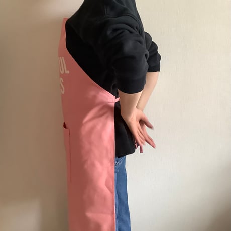 ADULT  APRON   ”BEAUTIFUL THINGS“  (生成りロゴ)PINK  COLOR