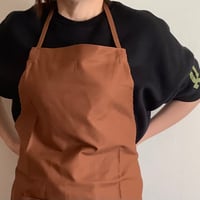ADULT APRON DR(BRN)0   "NON TITLE“ ※こちらのエプロンは無地です。