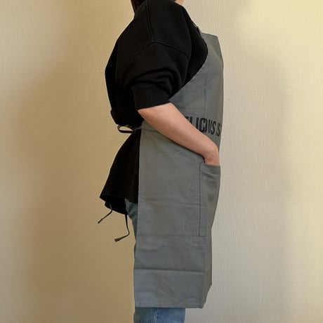 DRVG13  REVERSIBLE  APRON“DELICIOUS IS EVERYTHING/DELICIOUS +SMILE(リバーシブルエプロン)