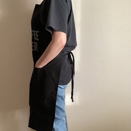DRESSSEN WPABLK11 DAY USE W POCKET  APRON   “AM COFFEE PM BEER”(BLACKCOLOR  )