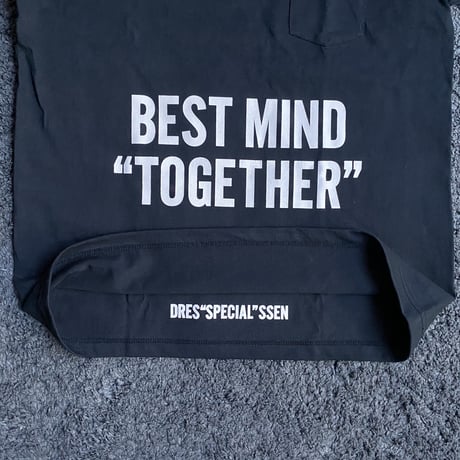 DRESSSEN  DSST113  DRES“SPECIAL”SSEN    “BESTMIND TOGETHER”  T-SHIRTS (生成りロゴ)  BLACK COLOR