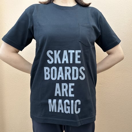 DSST77 DRES“SPECIAL”SSEN    ”SKATEBOADS ARE MAGIC“  T-SHIRTS (GREYロゴ)BLACK COLOR